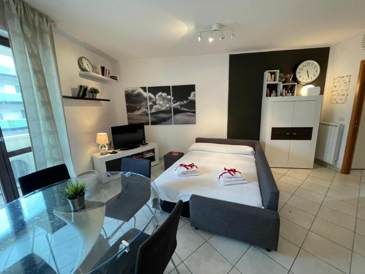 White&grey House Apartment *